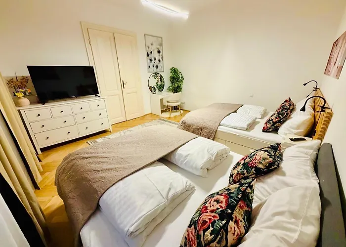 Apartmán Near Schoenbrunn Palace *